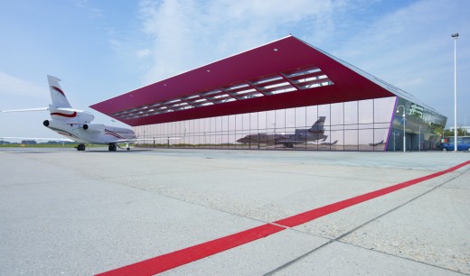NEW VVIP (VERY, VERY IMPORTANT PEOPLE) TERMINAL AT SCHIPHOL AIRPORT AMSTERDAM / BY VMX ARCHITECTS